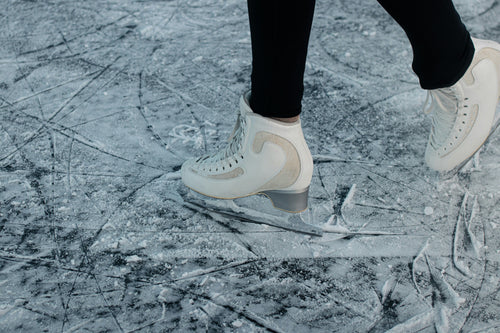 Learn to Ice Skate: The Complete, Beginner-Friendly Guide to Lessons and Progress