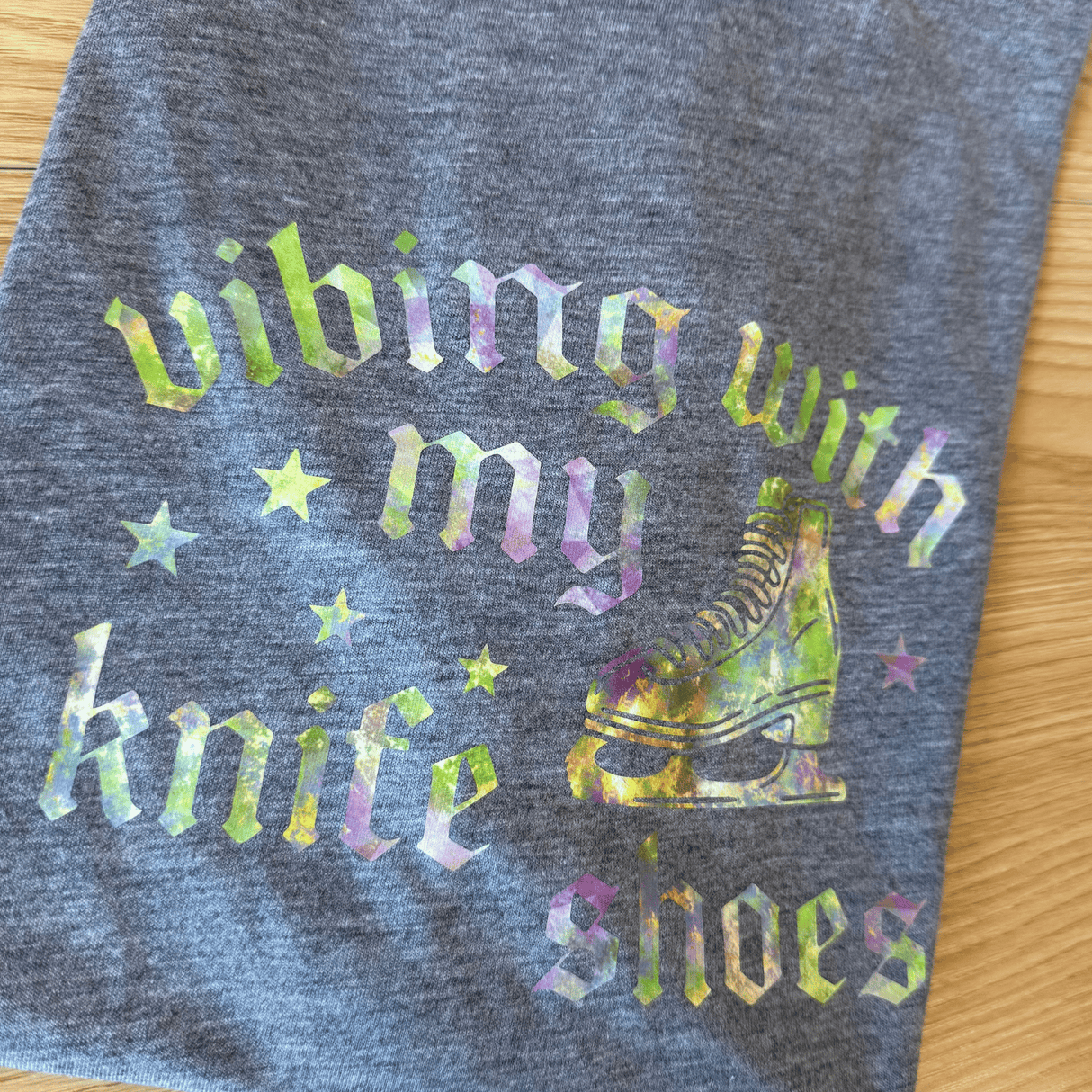 Vibing With My Knife Shoes Chameleon Green Tee - M - OneofOne